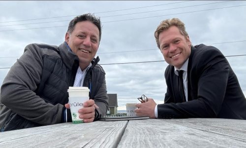 Alexis Deschênes avec Ghislain Collin_président du regroupement des pêcheurs pélagiques professionnels du Sud de la Gaspésie