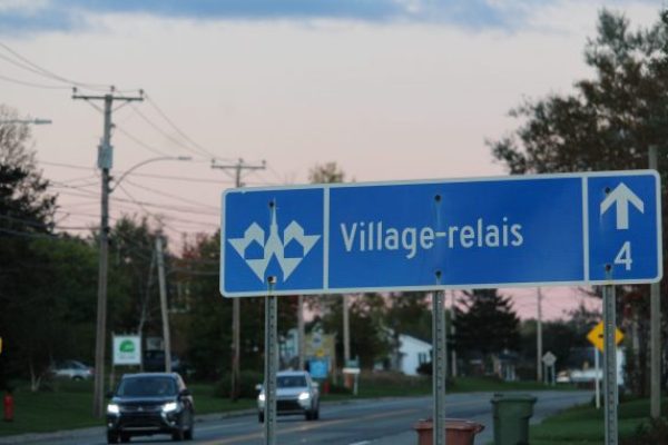 Village-relais Québec panneau circulation